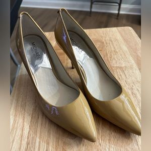 Micheal Kors Nude heels